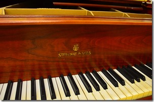 Steinway2